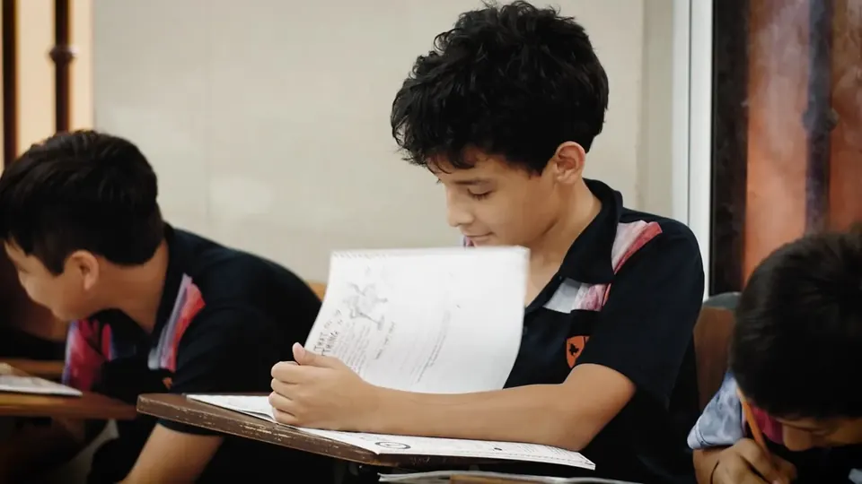 Elementary school students in activities at the Instituto Cristiano de las Américas